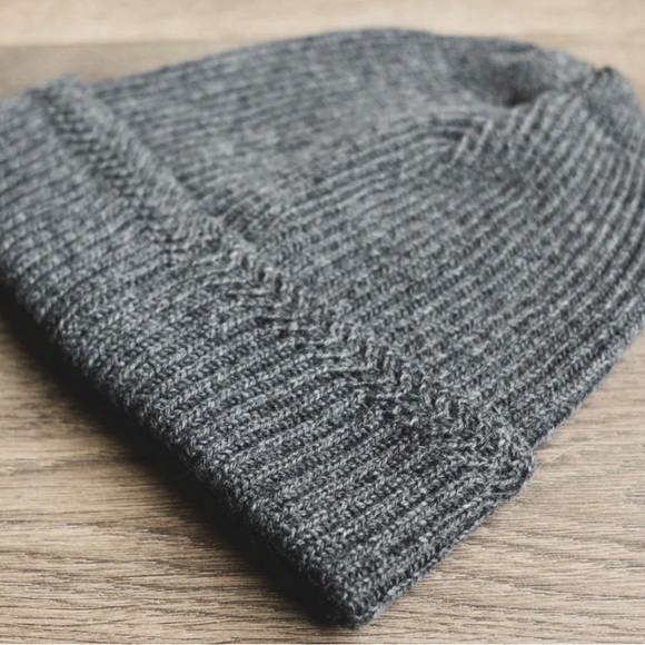 Docker / Fisherman Ribbed Beanies - Picture 8 of 9